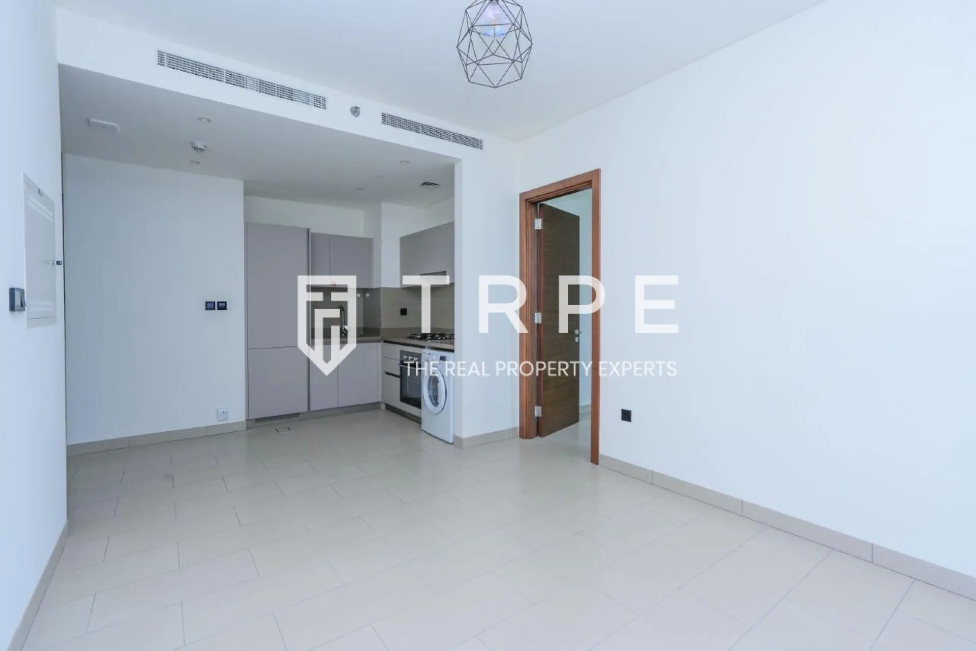 Vacant | High-end community | Spacious and clean