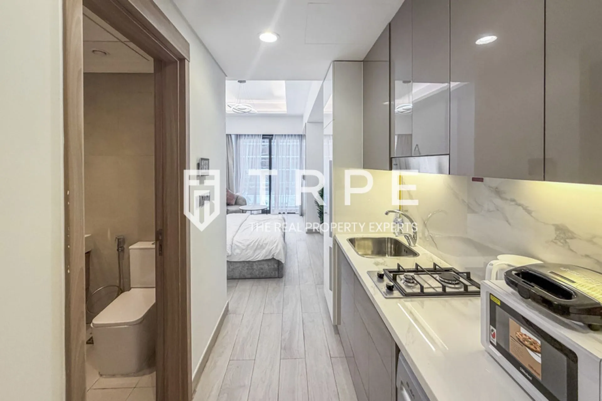 Fully Furnished | Vacant | Boulevard View