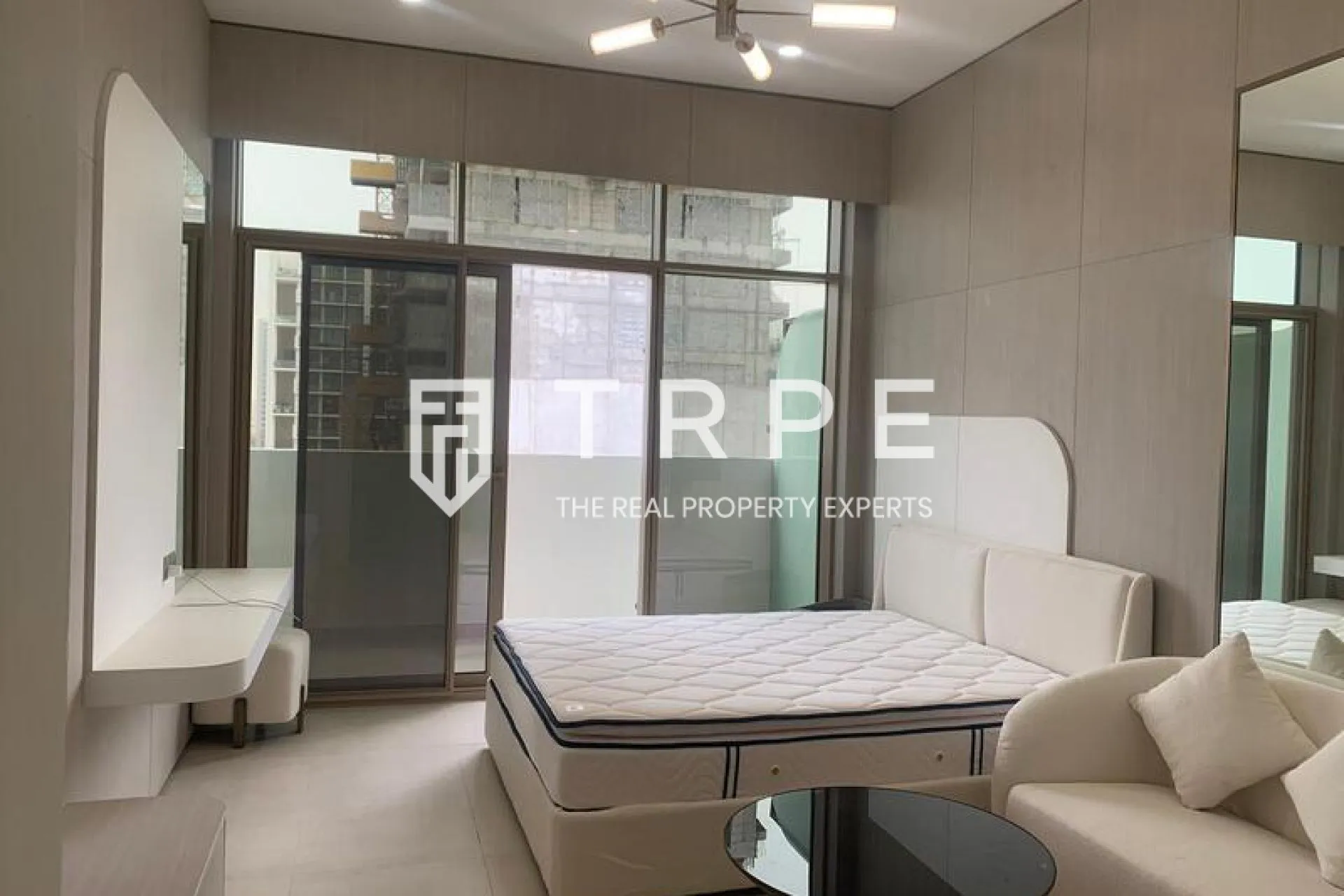 Italian Furnished | Vacant | Great Location