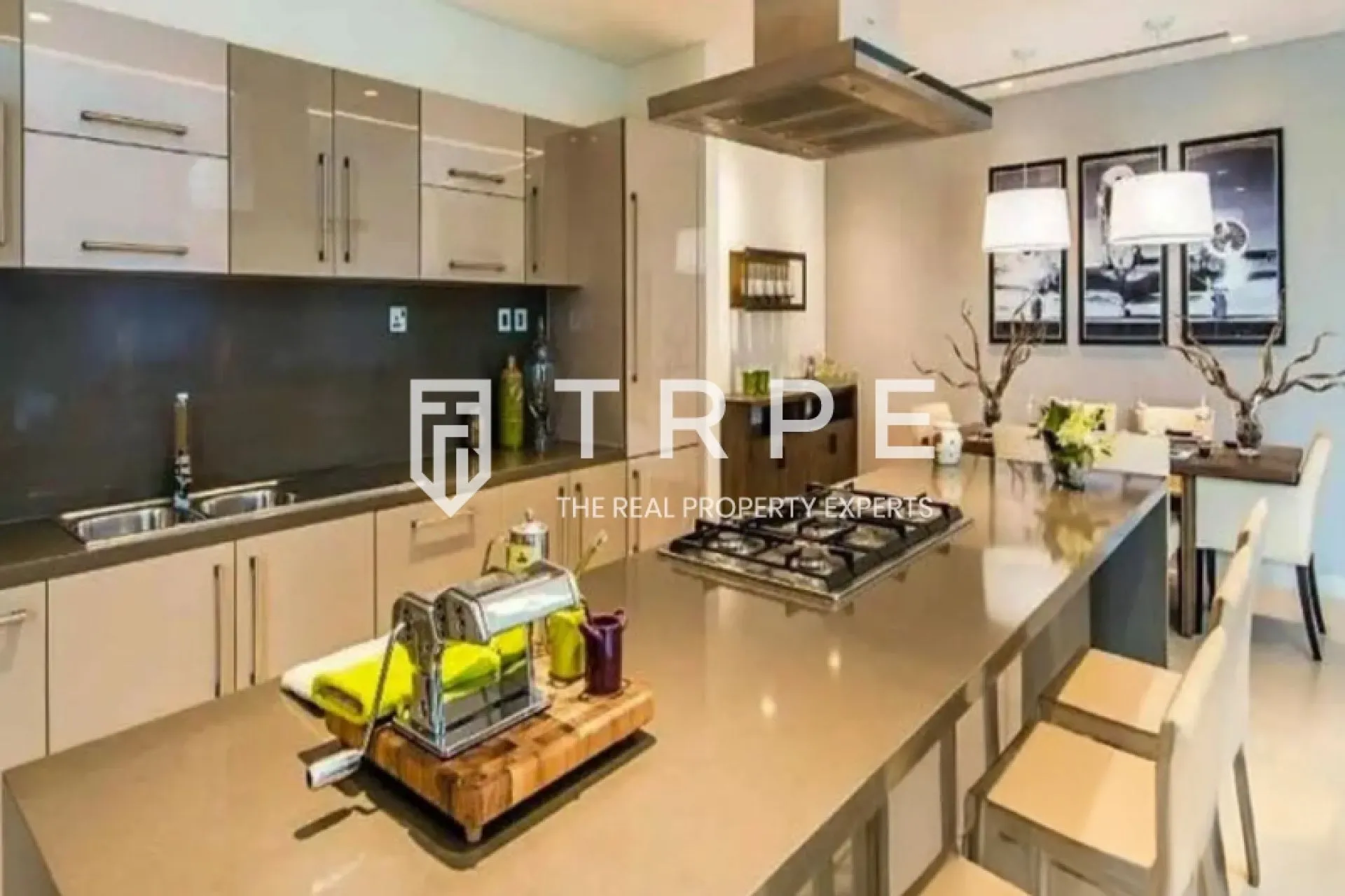 Spacious 1 BR | Corner Unit | Burj Khalifa View