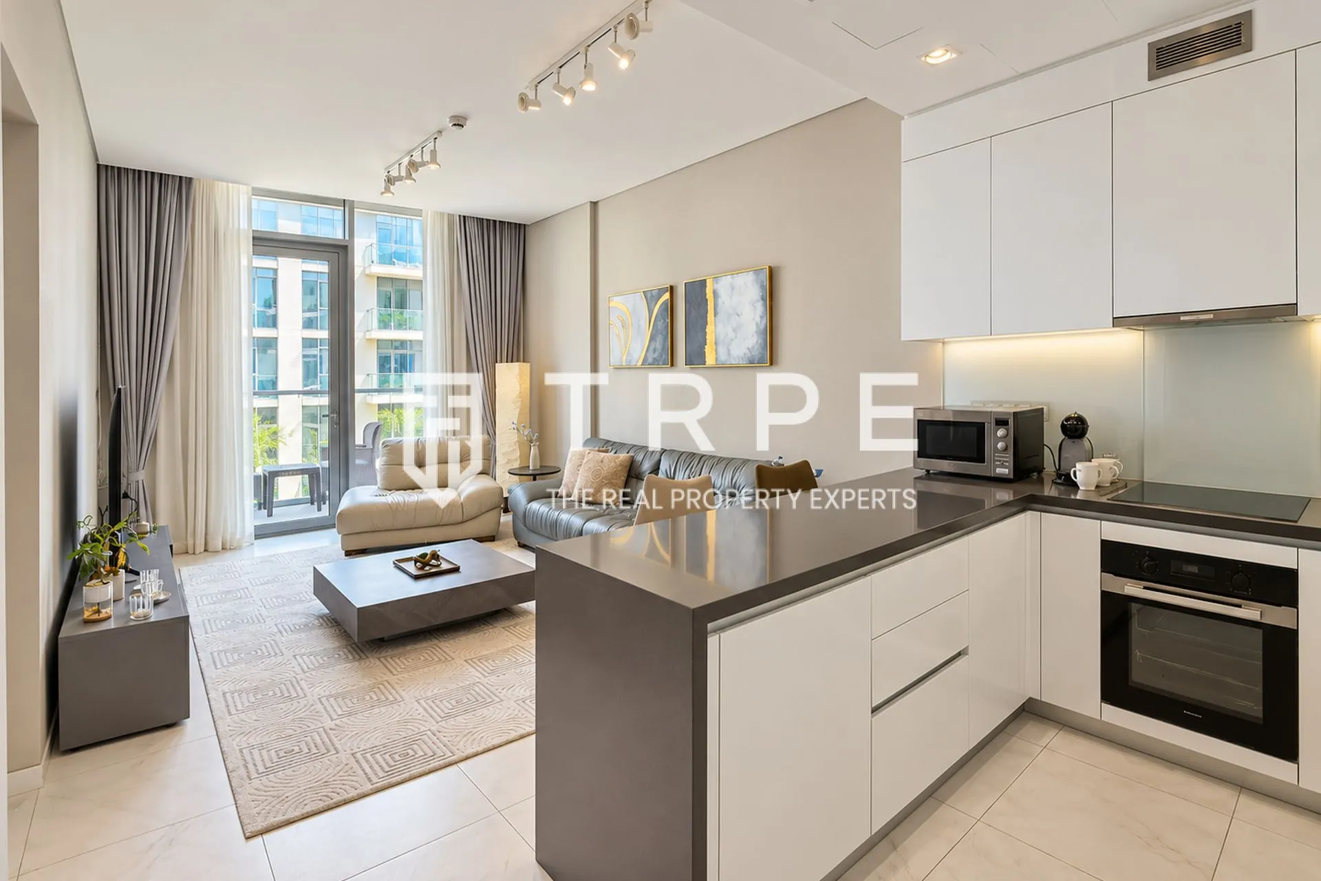 Burj Khalifa Skyline Views | Furnished | Flexible Cheques