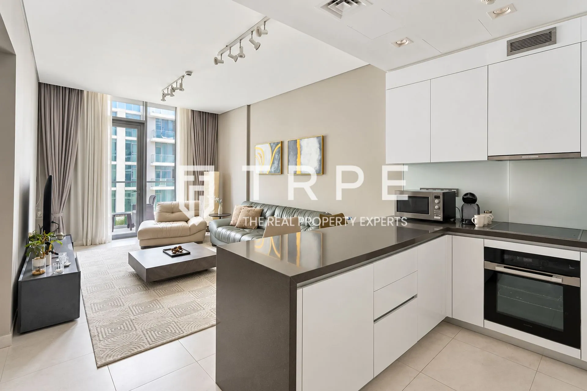 Burj Khalifa Skyline Views | Furnished | Flexible Cheques