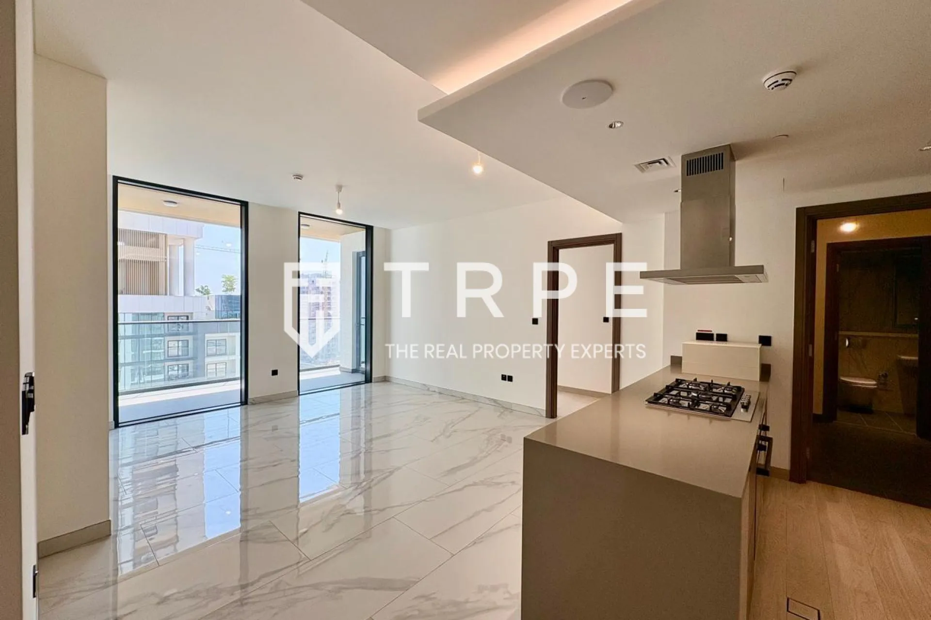 Vacant on Transfer | Middle Floor | Crest Grande