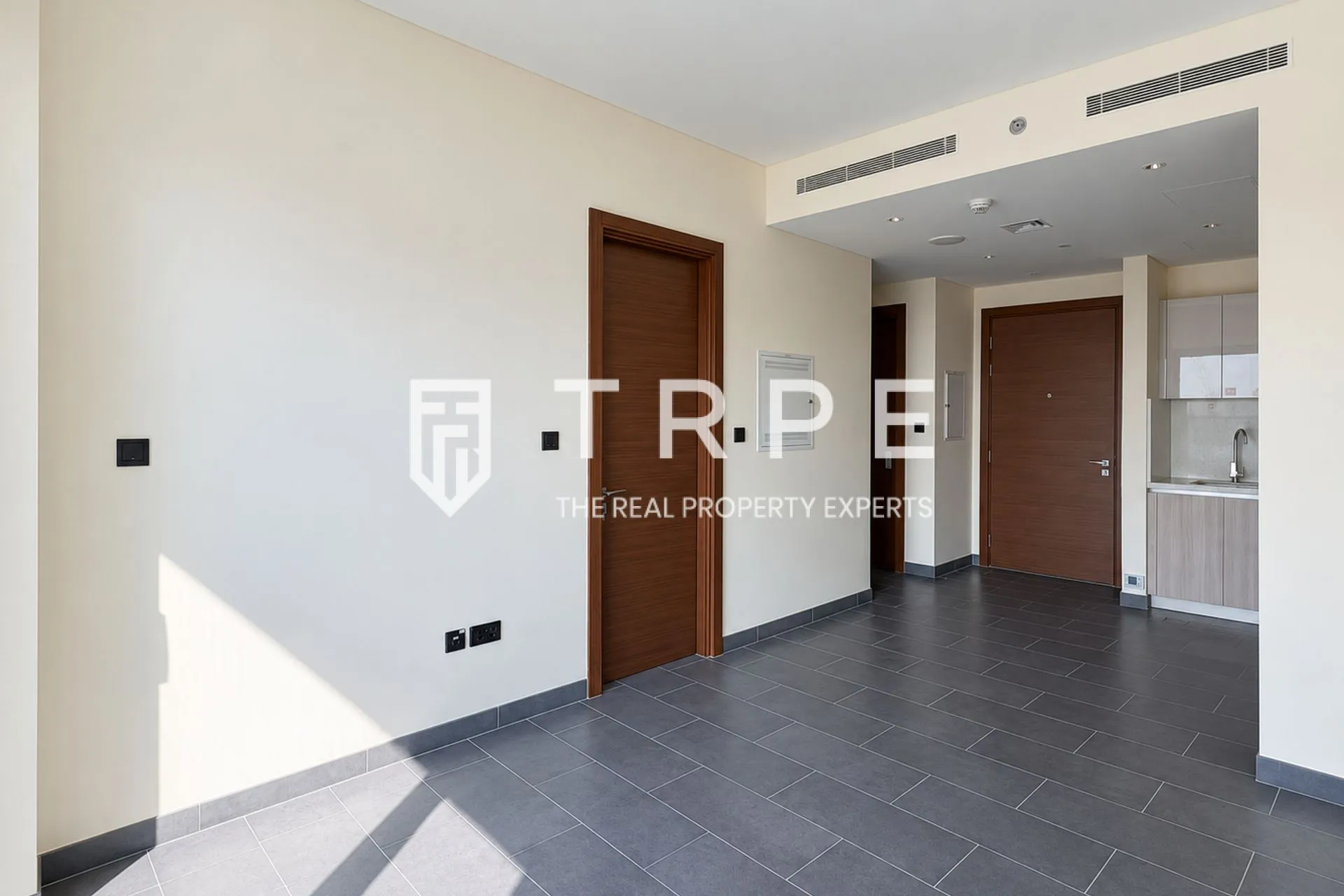 Burj Khalifa and Dubai Skyline Views | Spacious Terrace | Premium Finish