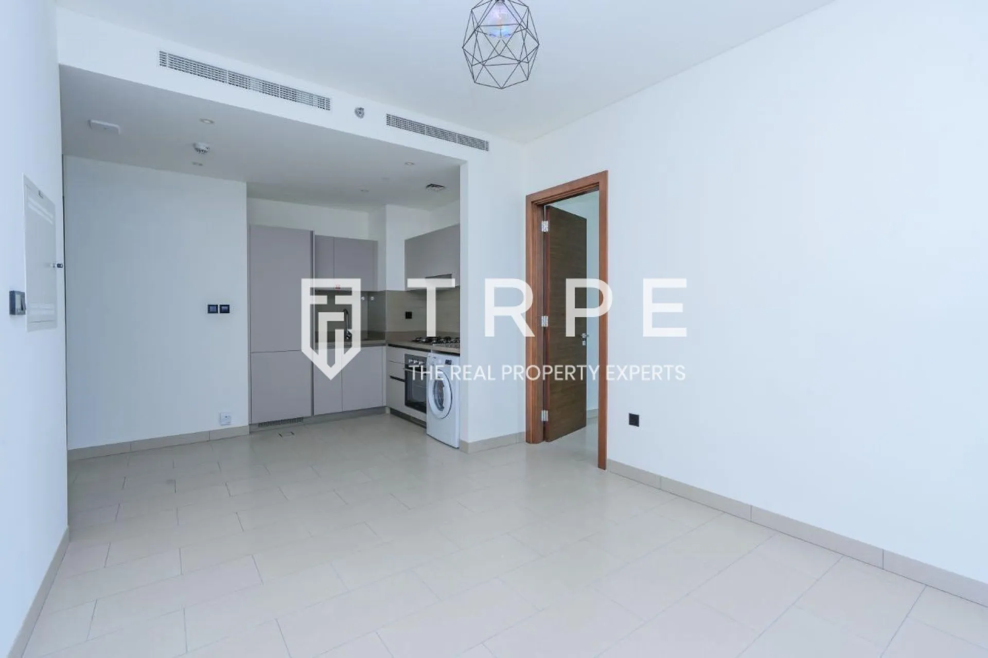 Vacant | High-end community | Spacious and clean