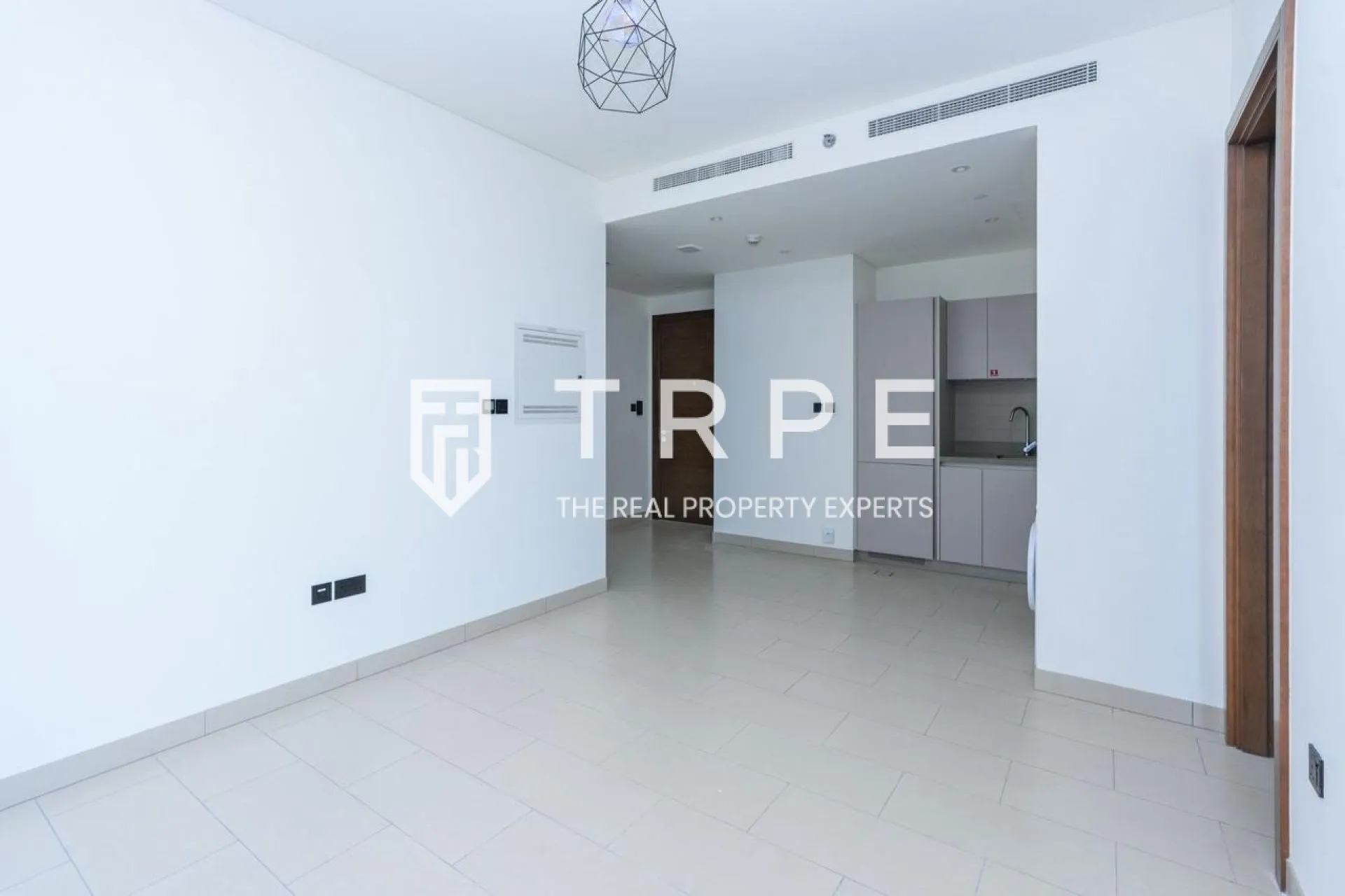 Vacant | High-end community | Spacious and clean