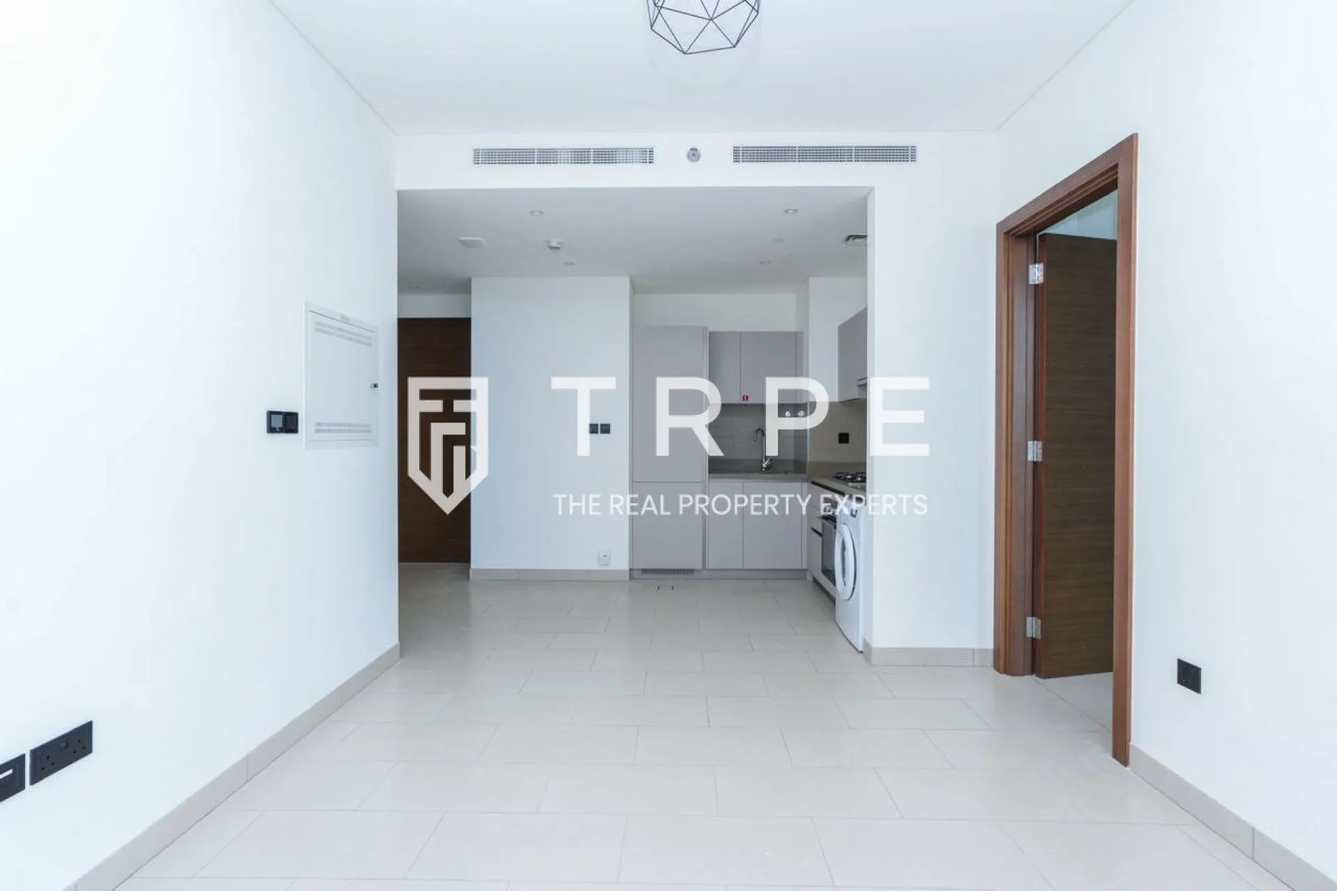 Vacant | High-end community | Spacious and clean