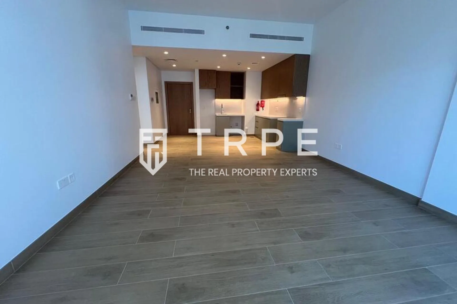 Sea View | Beach Access | Prime Location