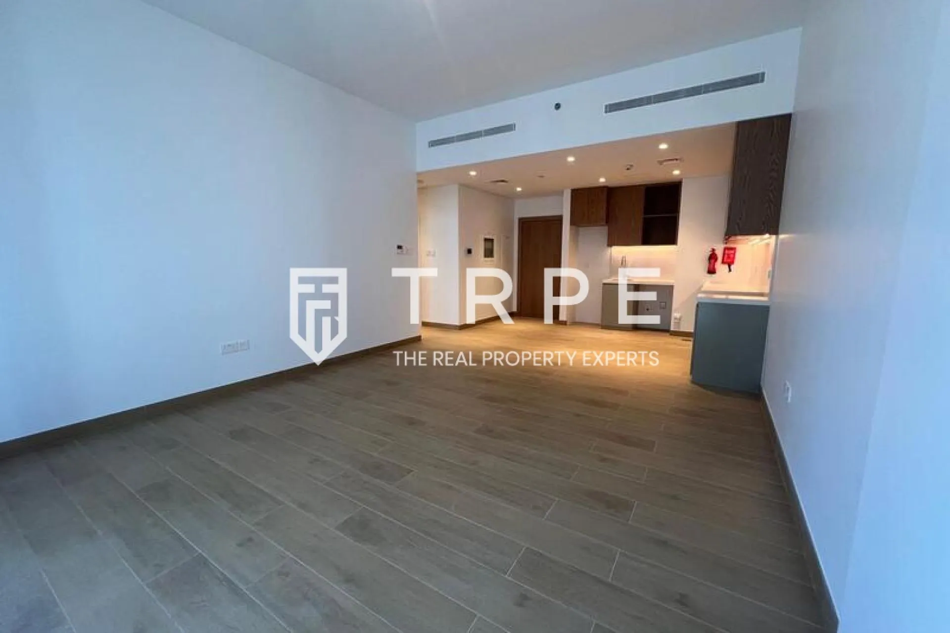 Sea View | Beach Access | Prime Location