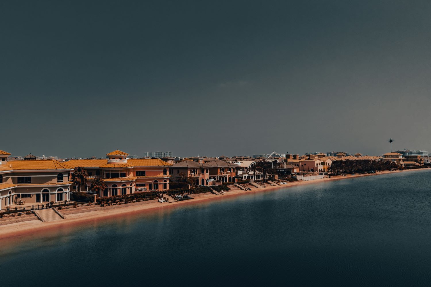 Apartments & Villas for Sale in Palm Jumeirah, Dubai: The Ultimate Guide to Luxury Living